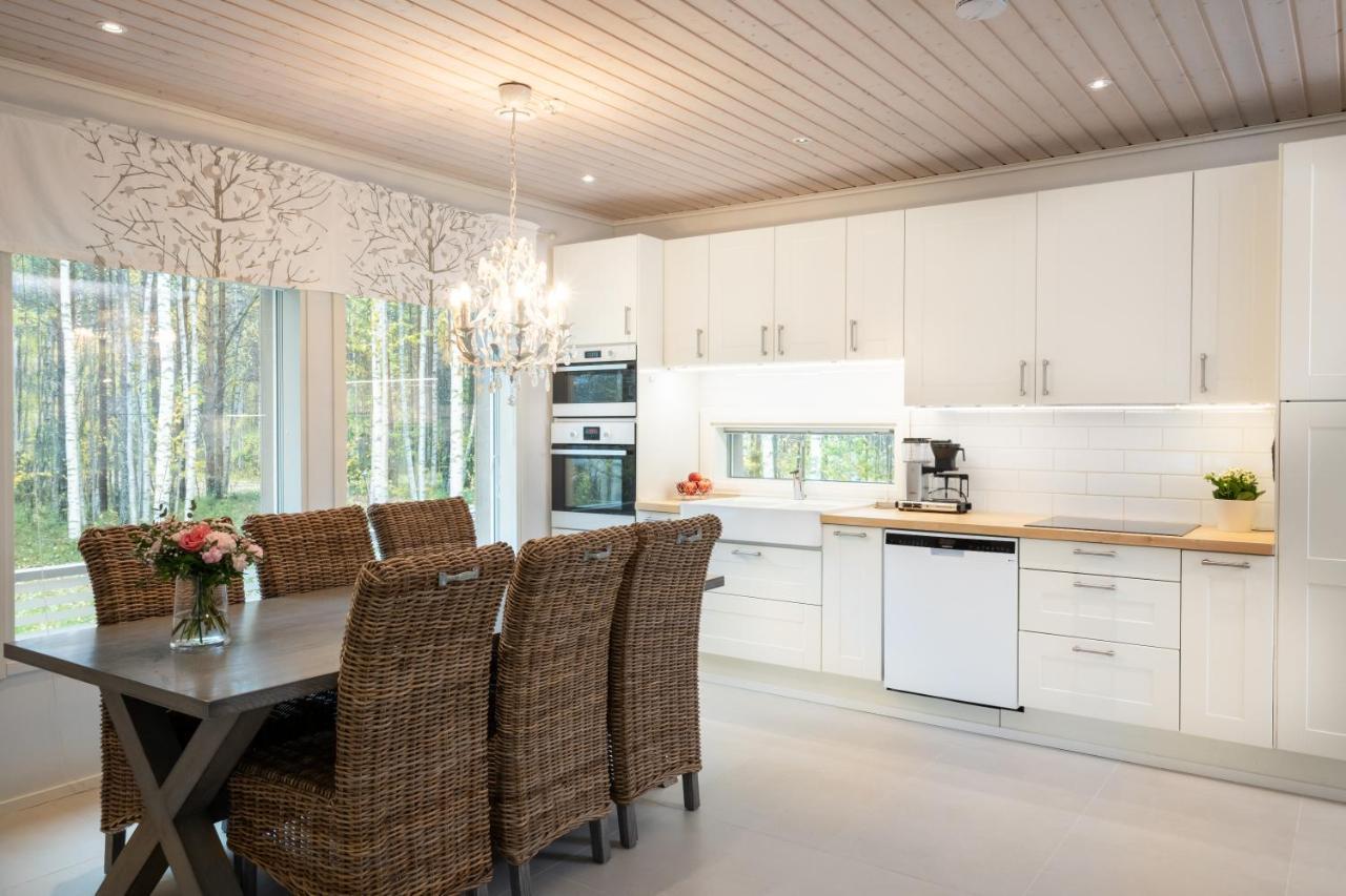 Luxurious Villa Kinos With Jacuzzi Rovaniemi Exterior foto